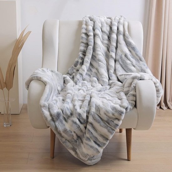 Plush Faux Fur Throw Blanket with Marble Pattern Print, Warm and Cream Fuzzy Blanket, Decorative Blanket for Couch Sofa Chair Bed Living Room, 50" X 60", Blue